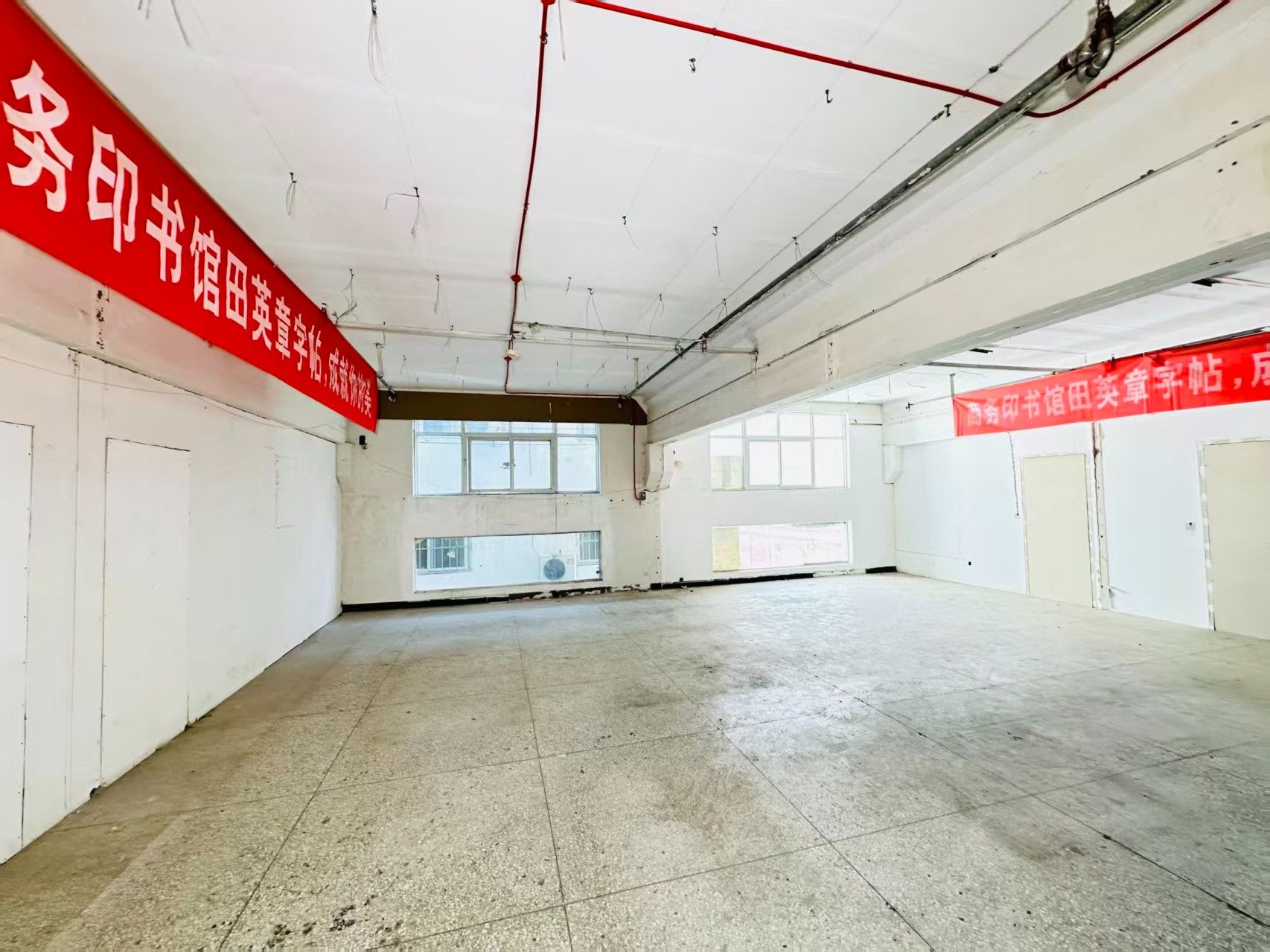 影院街建议再强化“人工智能算力中心、AI应用孵化、数字经济示范园”等产业概念，会更符合产业园招商语言_COPY